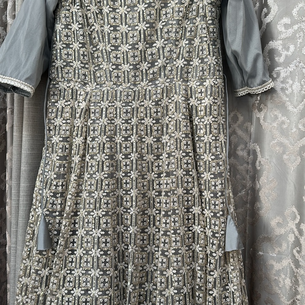 Anarkali Salwar Dress Outfit Gold and White Design - Picture 6 of 9